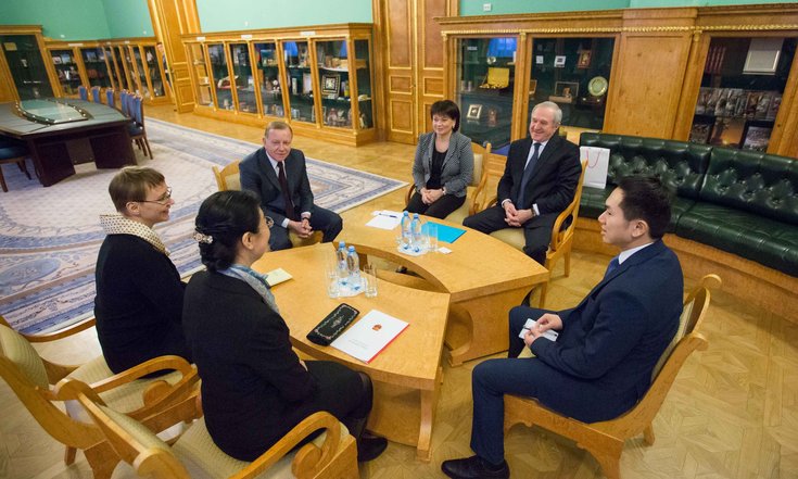 В.Булавин встретился с Генеральным консулом КНР в Санкт-Петербурге г-жой Го Минь