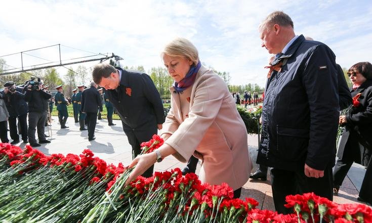 Торжественно-траурная церемония на Пискаревском кладбище