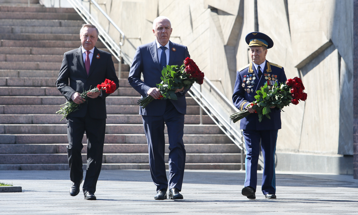 Возложение цветов