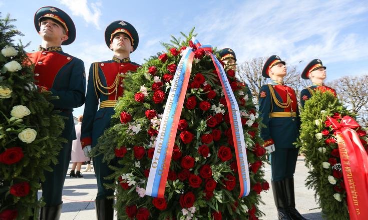 Торжественно-траурная церемония на Пискаревском кладбище