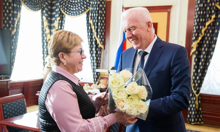 Вручение удостоверения