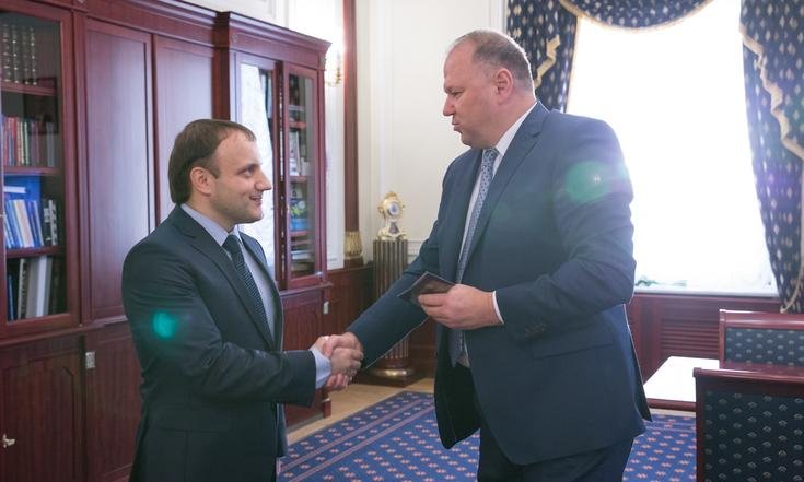 Вручение удостоверений