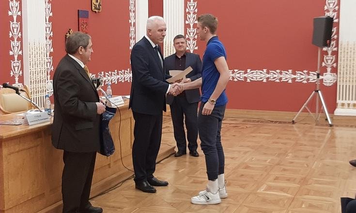 награды футболистам