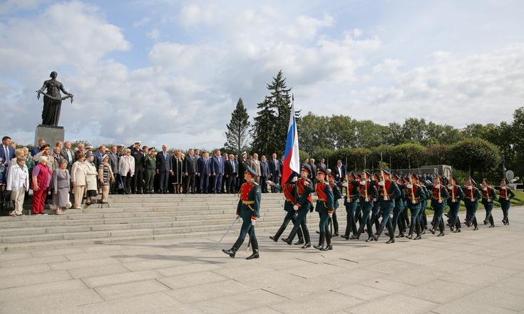 Пискаревское кладбище