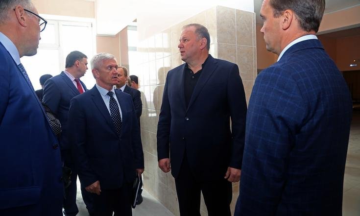 школа в Красном