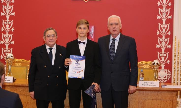 Молодые футболисты