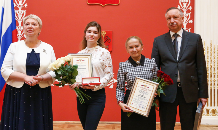 Награждение победителей конкурса сочинений "Я - гражданин России!"