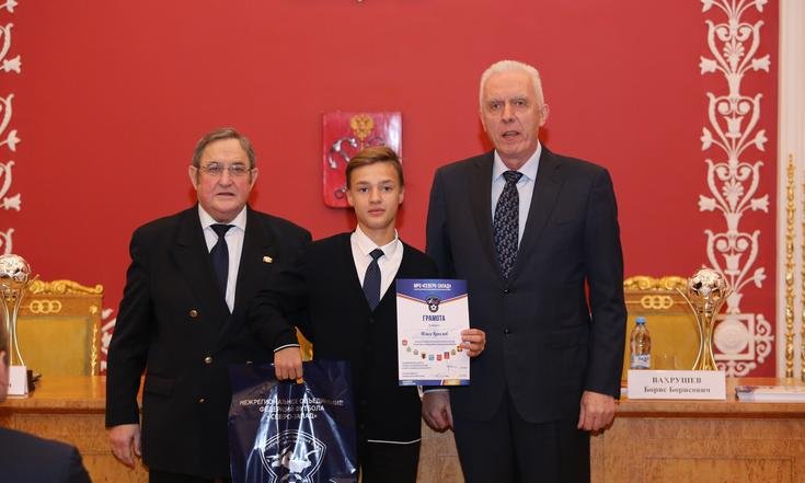 Молодые футболисты