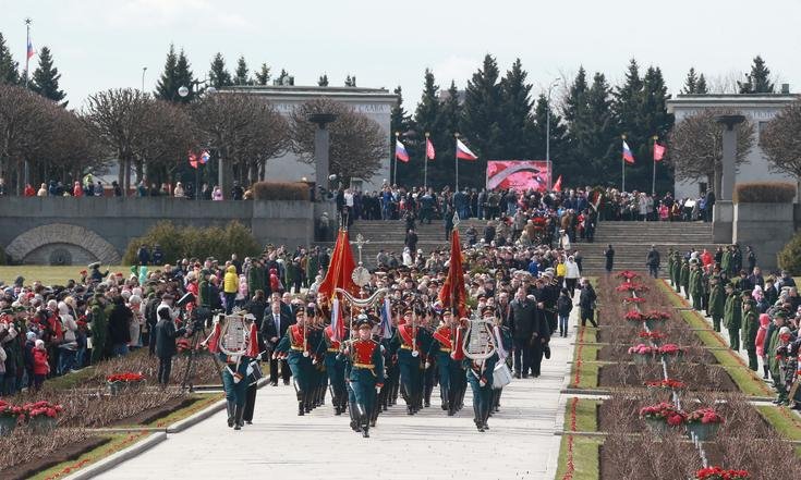 Торжественно-траурная церемония на Пискаревском мемориальном кладбище
