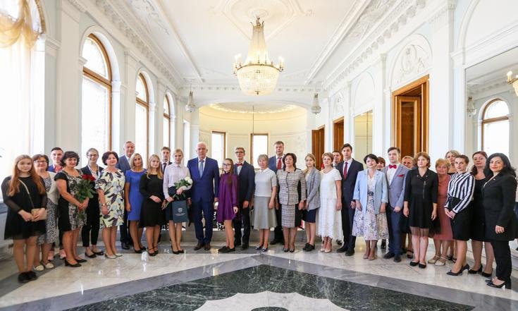 Награждение победителей конкурса сочинений "Я-гражданин России!"