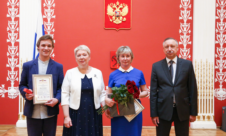 Награждение победителей конкурса сочинений "Я - гражданин России!"