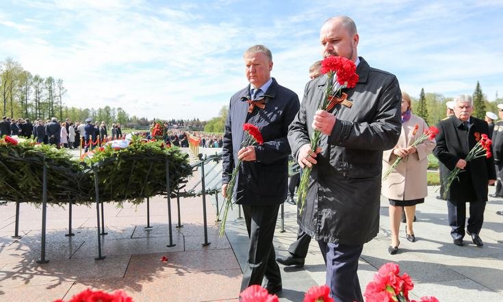 Торжественно-траурная церемония на Пискаревском кладбище