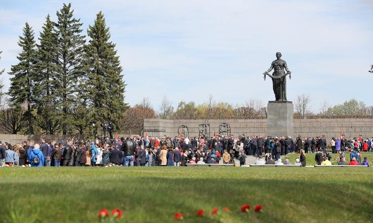 Торжественно-траурная церемония на Пискаревском кладбище